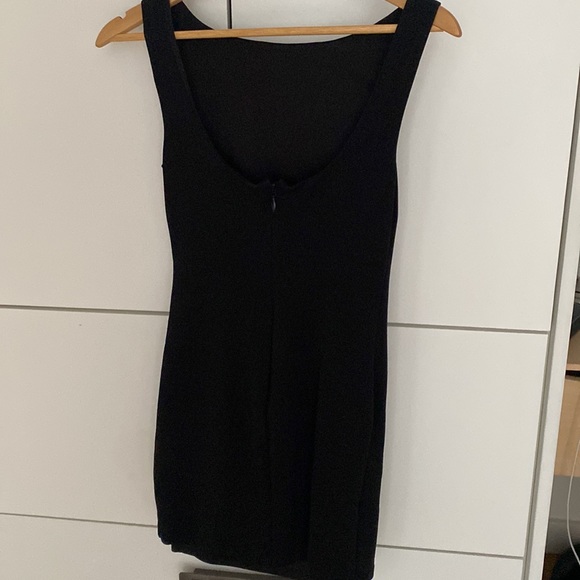 Knee length fitted dress - Picture 3 of 4